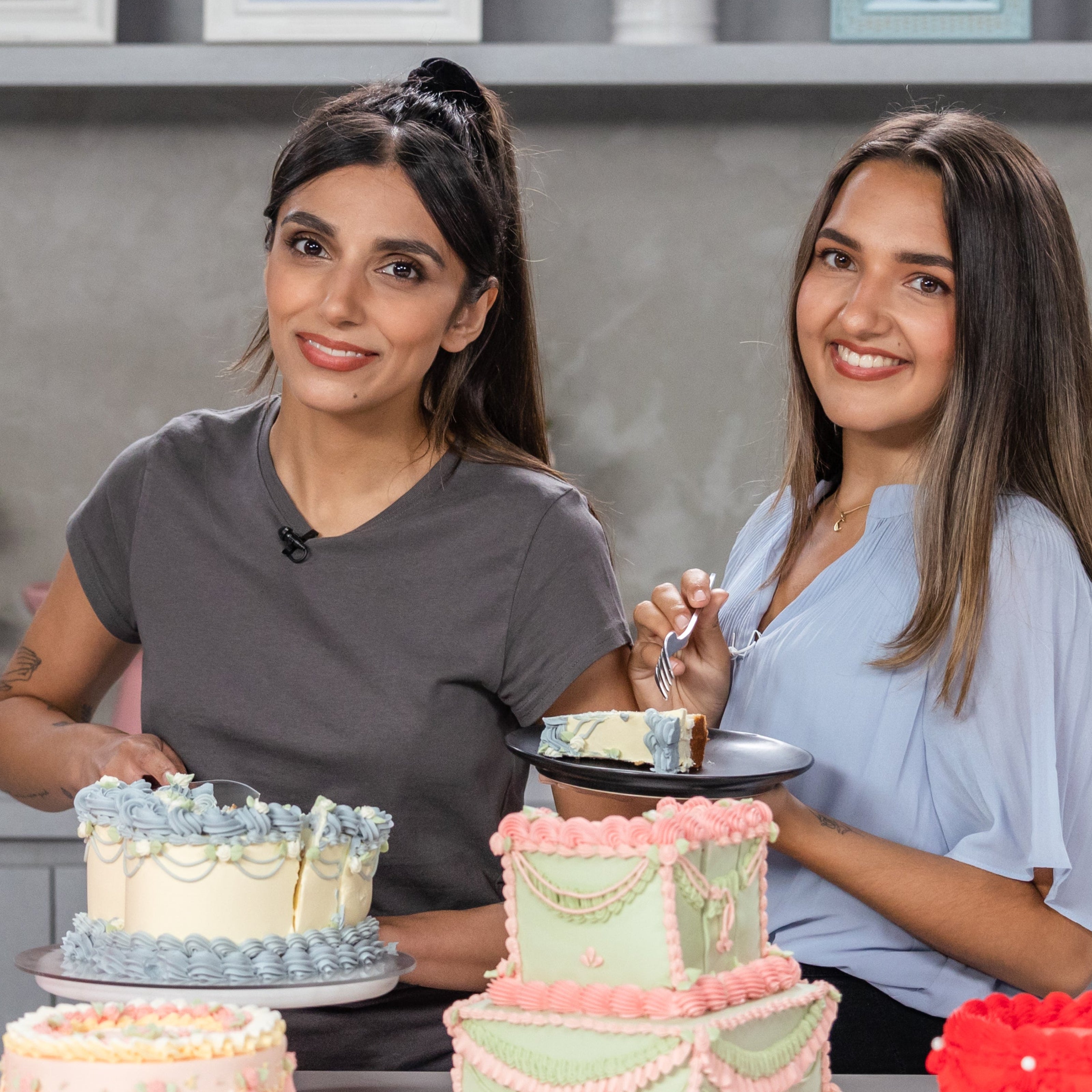 Roxy Corinne Mankoo Vintage Cake Decorating Online Master Class Pastry Class April’s Baker